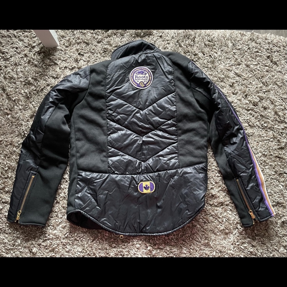 Jacket- Size S- Roots- Like New - Picture 2 of 3
